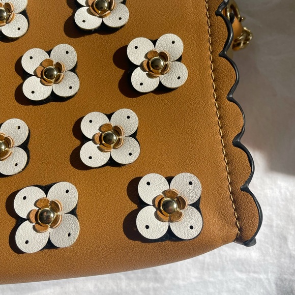 ZARA 🖤 Flower appliqué crossbody bag - Picture 3 of 8